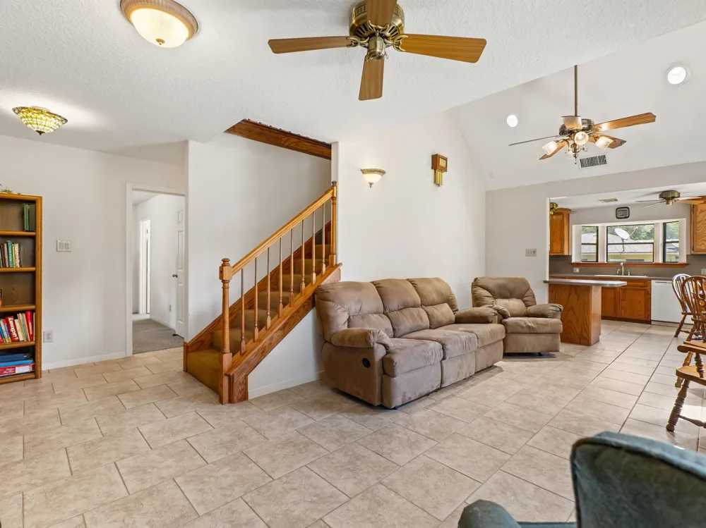 1751 Private Road 648 Street Sargent, TX 77414