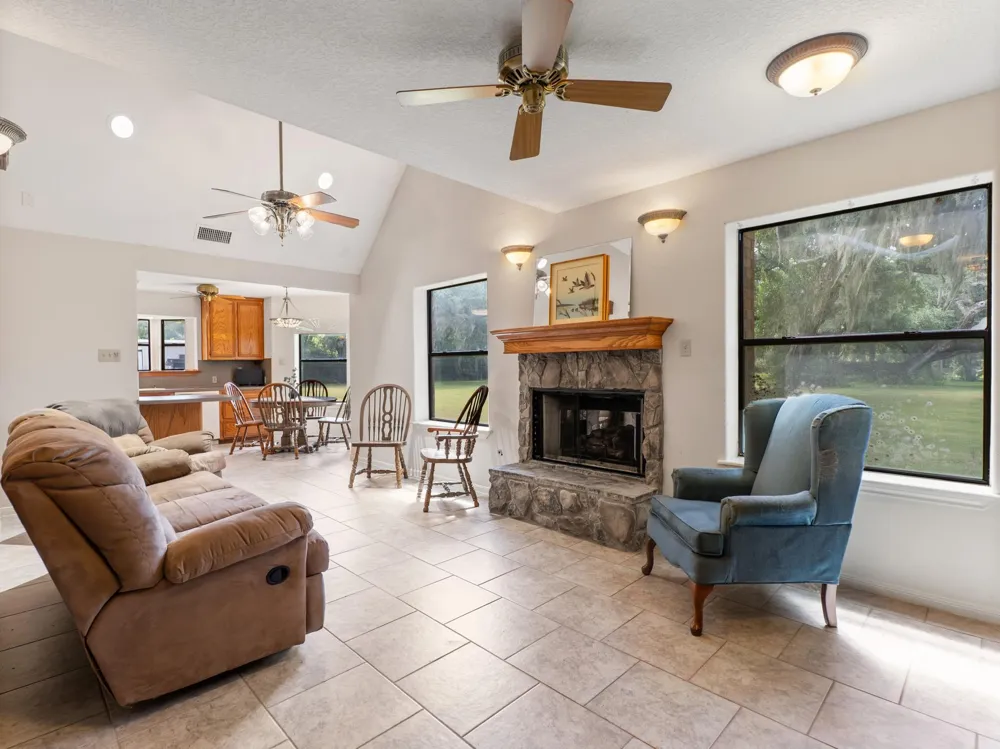 1751 Private Road 648 Street Sargent, TX 77414