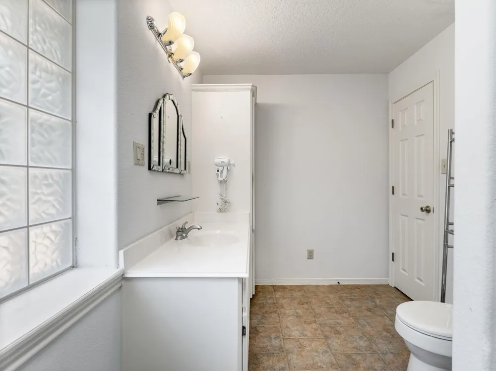 1751 Private Road 648 Street Sargent, TX 77414