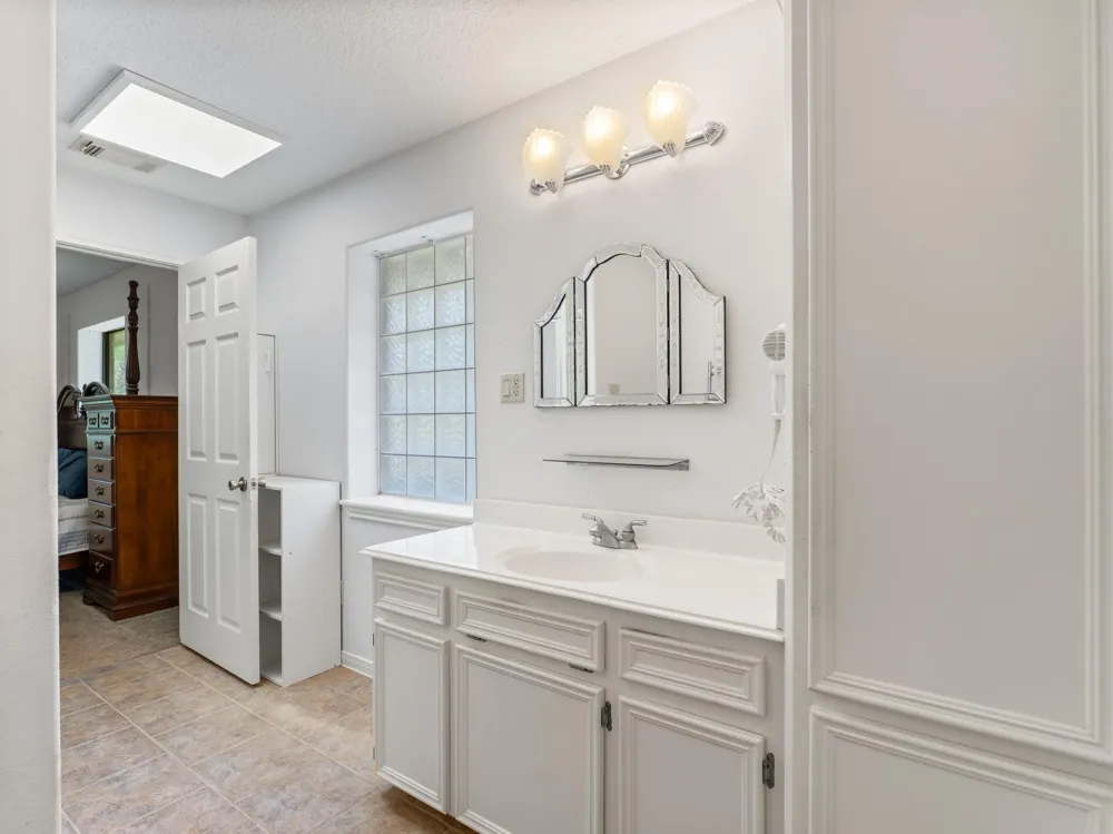 1751 Private Road 648 Street Sargent, TX 77414
