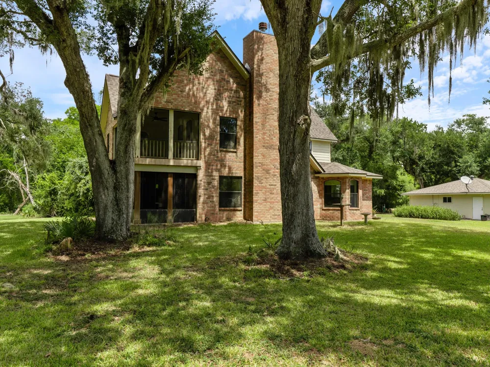 1751 Private Road 648 Street Sargent, TX 77414