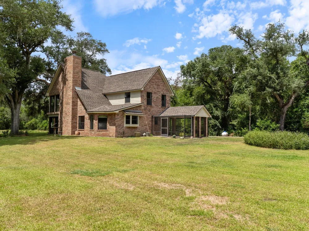 1751 Private Road 648 Street Sargent, TX 77414