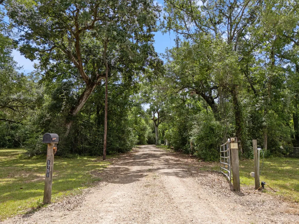 1751 Private Road 648 Street Sargent, TX 77414