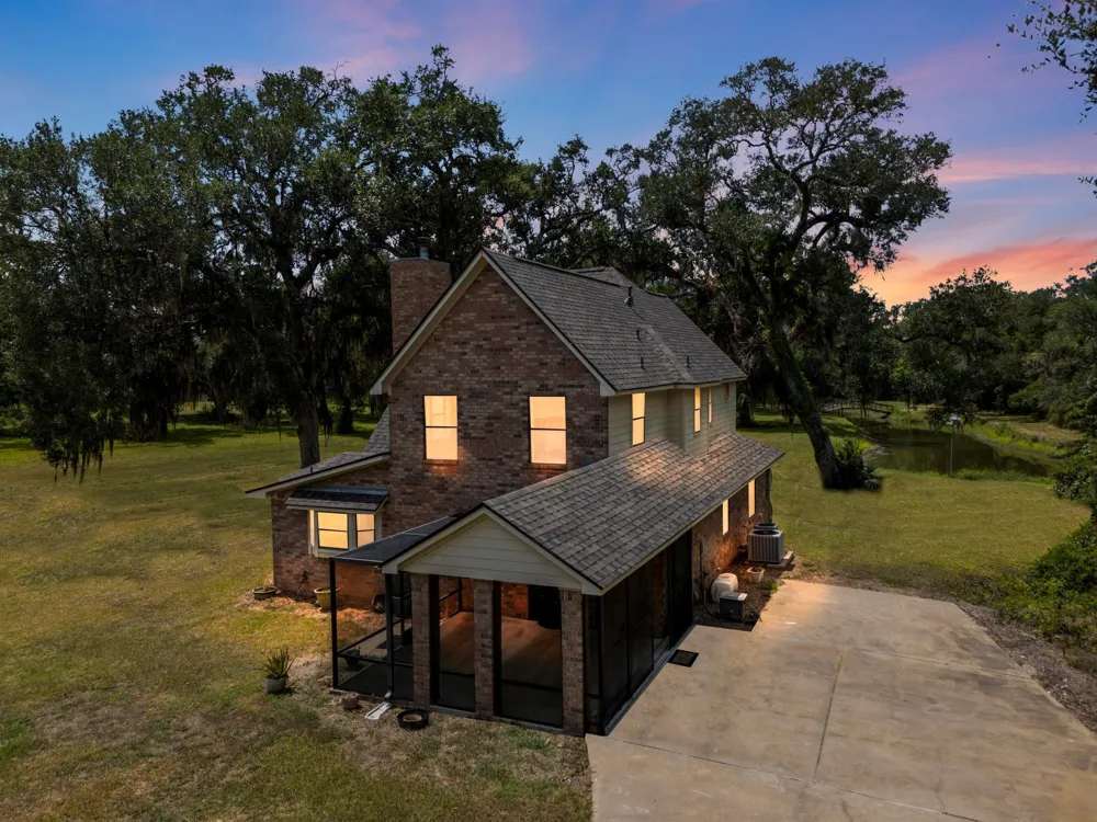 1751 Private Road 648 Street Sargent, TX 77414