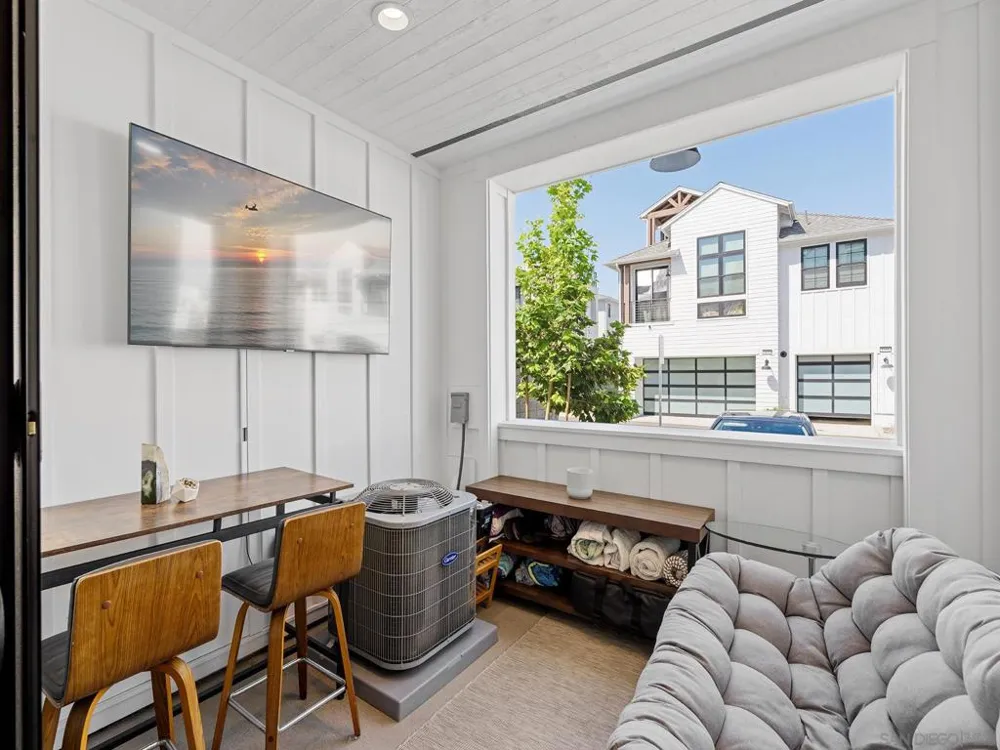 1402 Anacona Pl #105 Encinitas, CA 92024