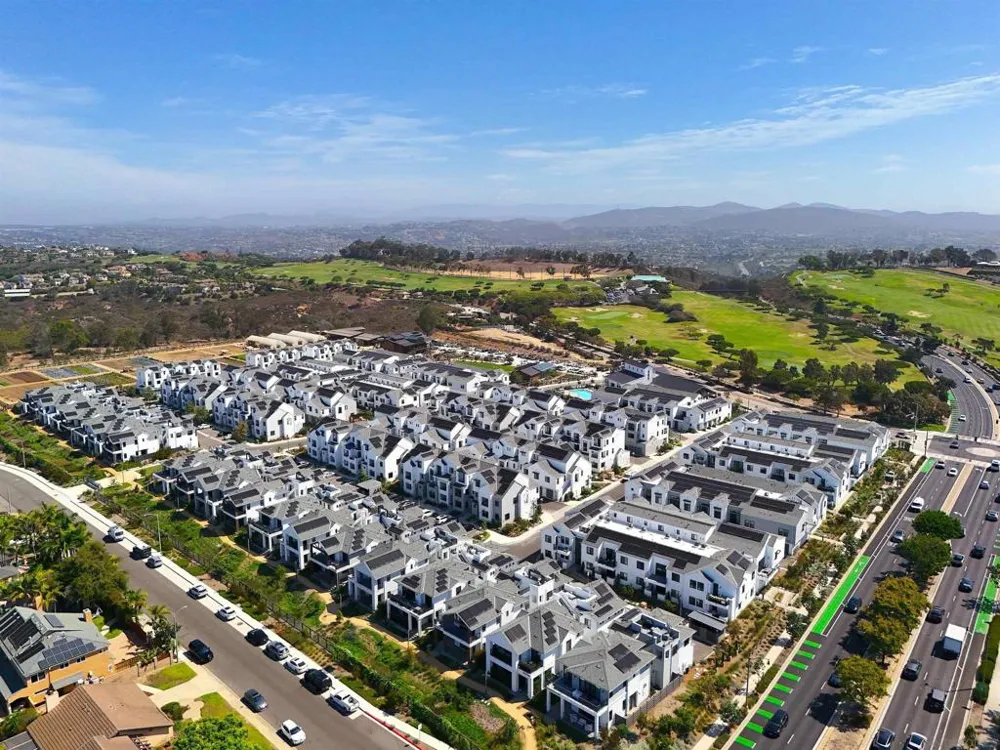 1402 Anacona Pl #105 Encinitas, CA 92024