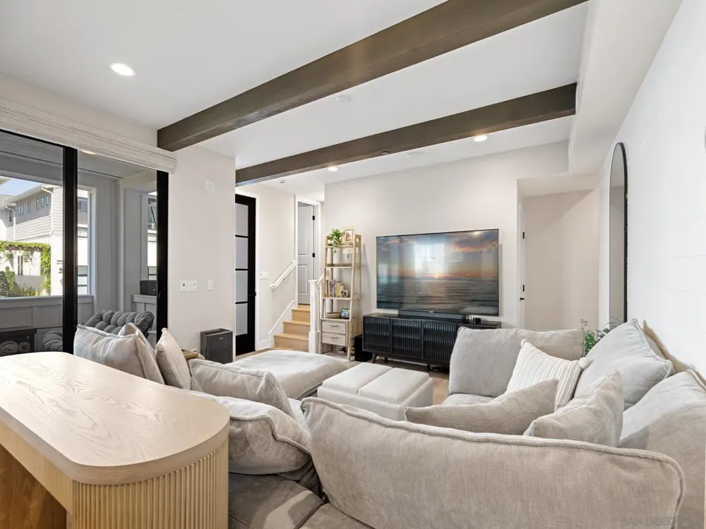 1402 Anacona Pl #105 Encinitas, CA 92024