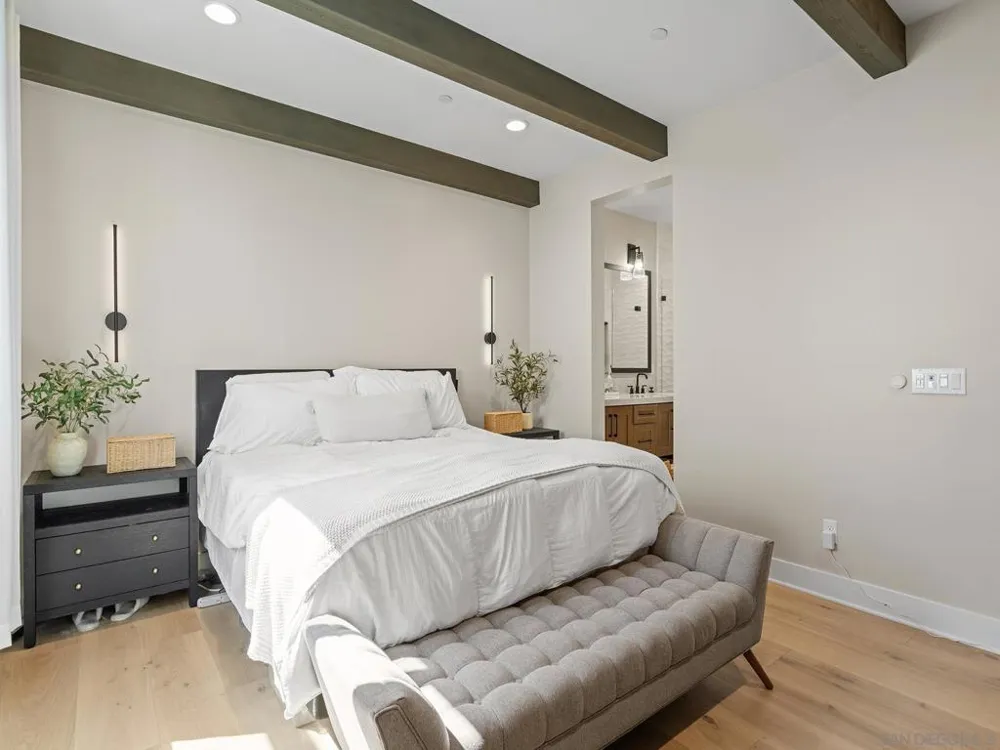1402 Anacona Pl #105 Encinitas, CA 92024