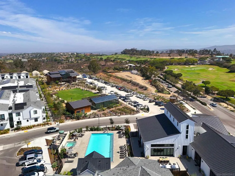 1402 Anacona Pl #105 Encinitas, CA 92024
