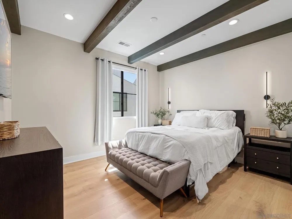 1402 Anacona Pl #105 Encinitas, CA 92024