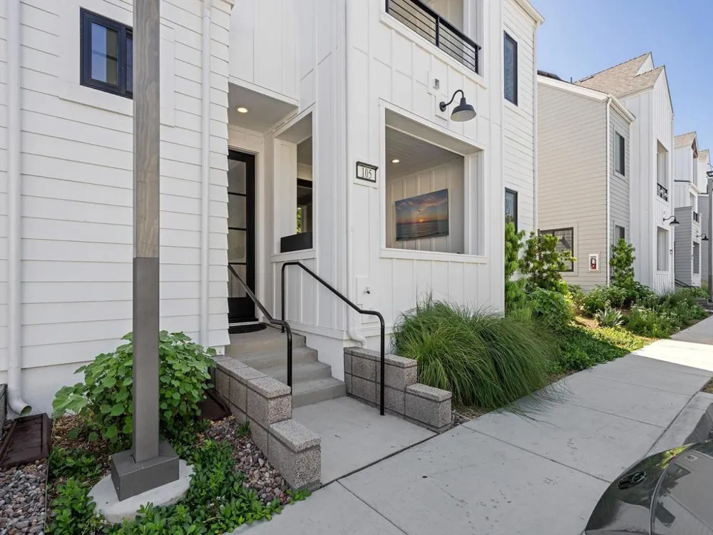 1402 Anacona Pl #105 Encinitas, CA 92024