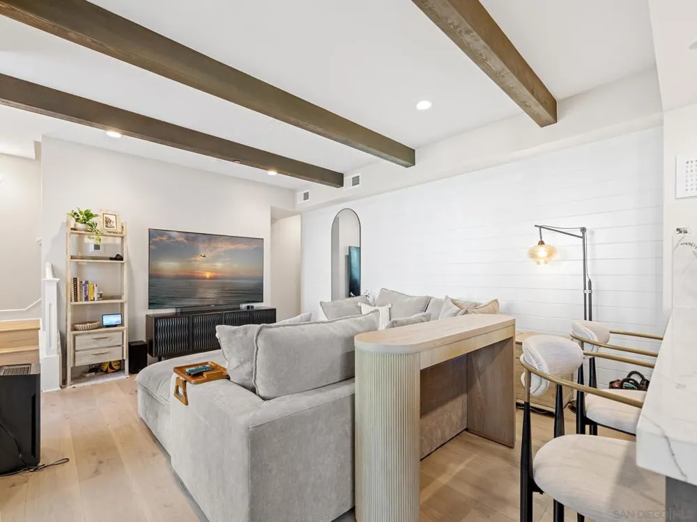 1402 Anacona Pl #105 Encinitas, CA 92024