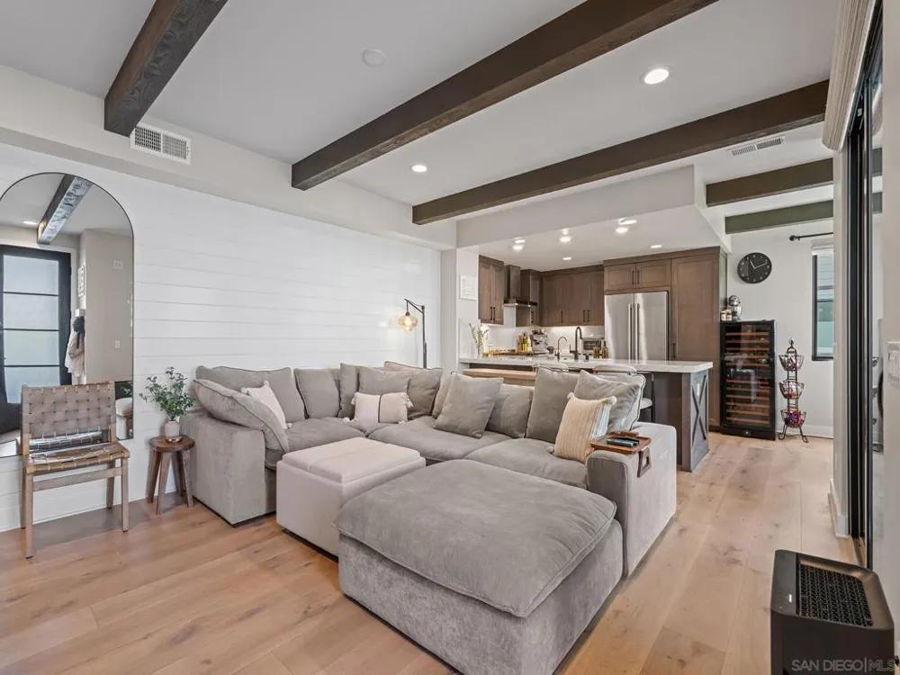 1402 Anacona Pl #105 Encinitas, CA 92024