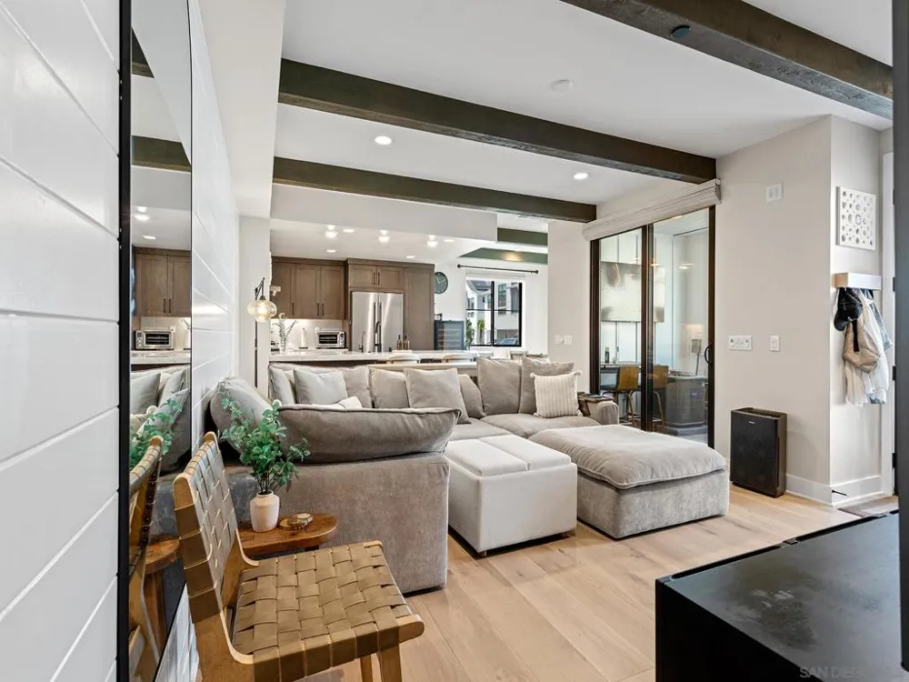 1402 Anacona Pl #105 Encinitas, CA 92024