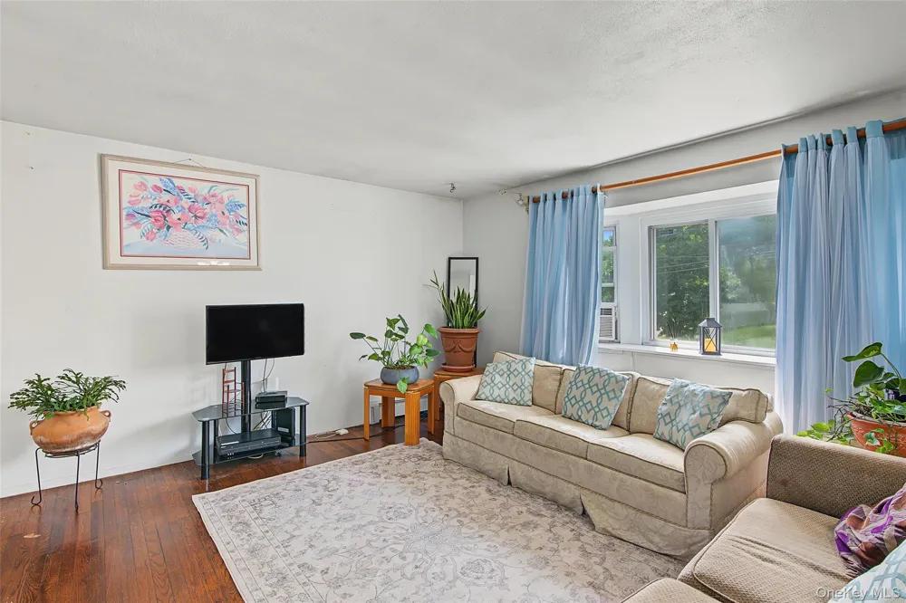 45 Massachusetts Avenue Bay Shore, NY 11706