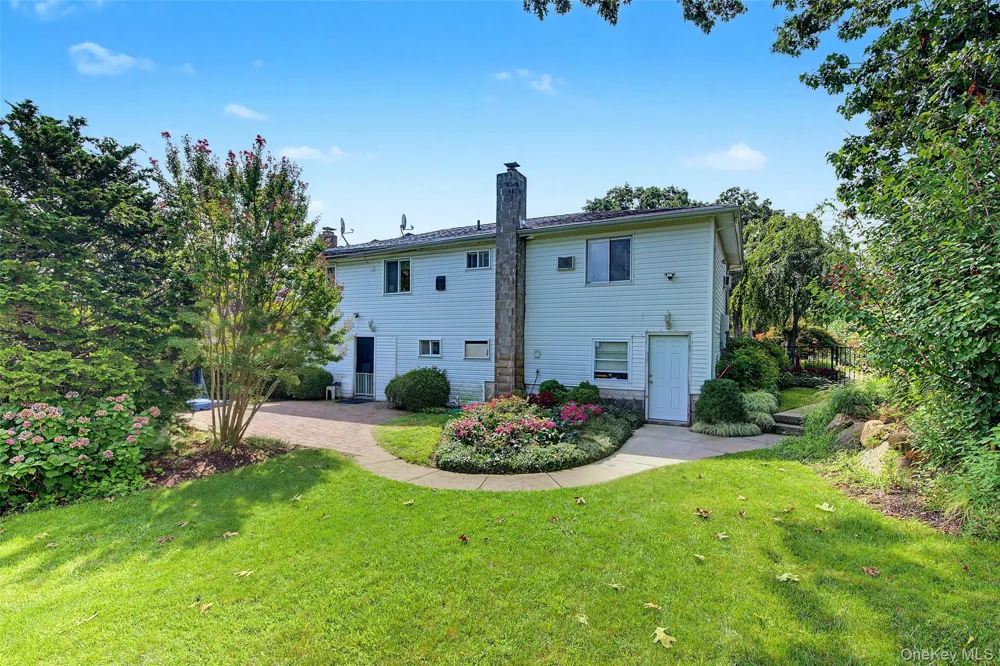 45 Massachusetts Avenue Bay Shore, NY 11706