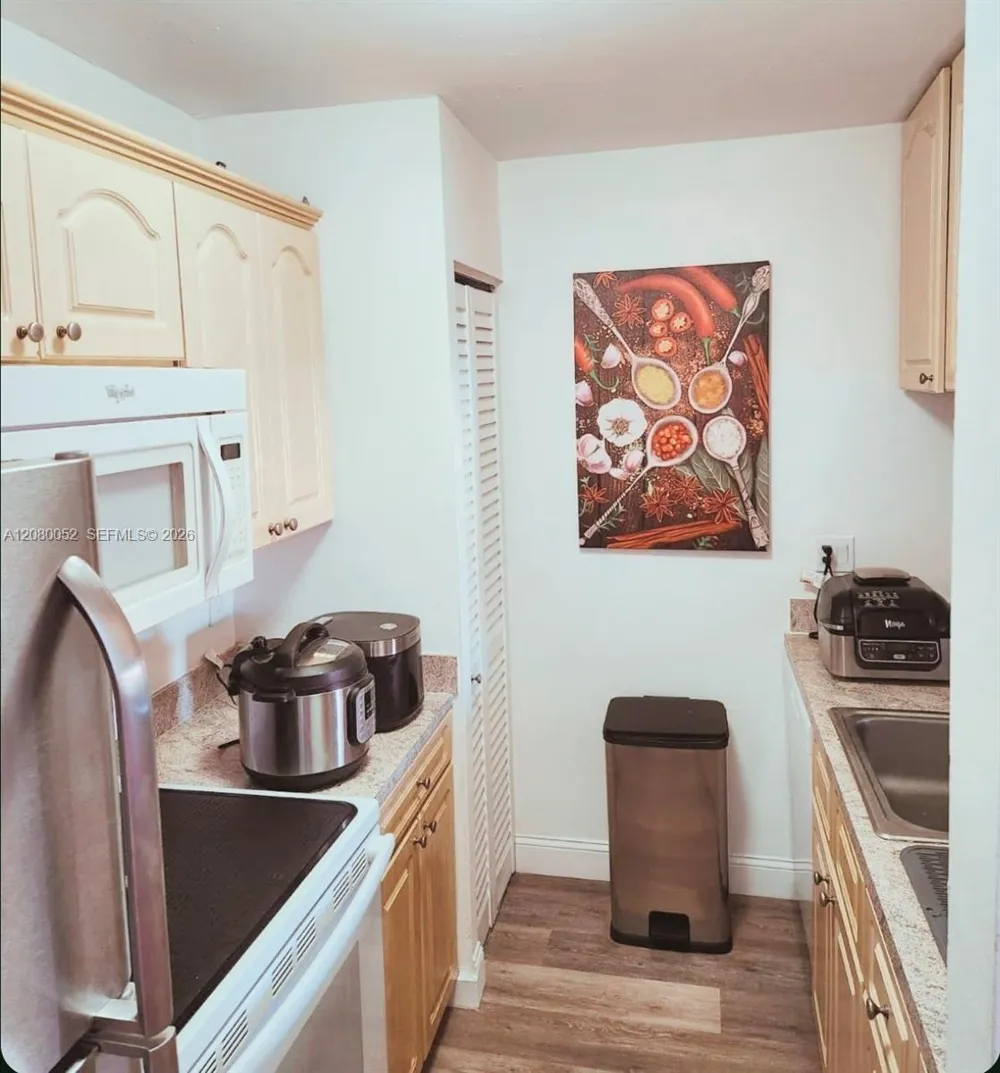 6480 W 27th Ct #54-22 Hialeah, FL 33016
