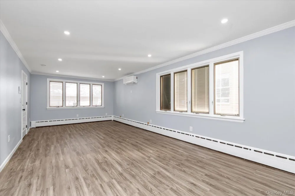 6 Franklin Avenue #Lower Port Washington, NY 11050