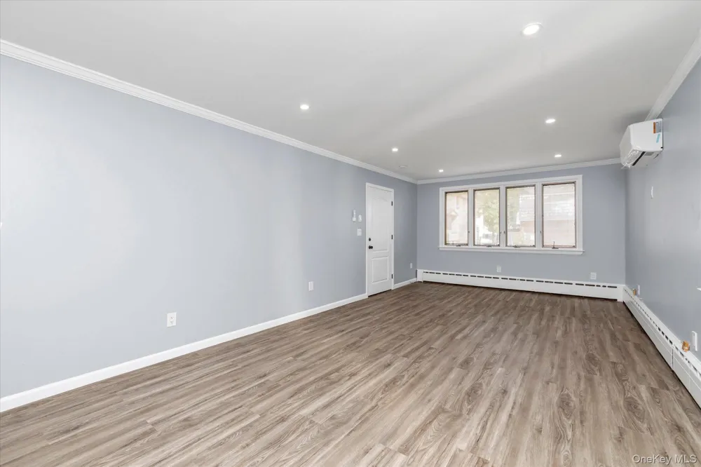 6 Franklin Avenue #Lower Port Washington, NY 11050