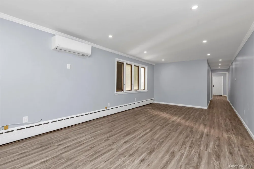 6 Franklin Avenue #Lower Port Washington, NY 11050