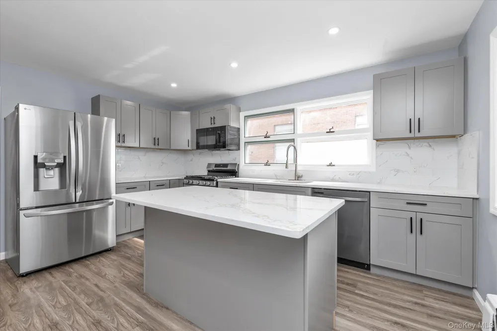 6 Franklin Avenue #Lower Port Washington, NY 11050
