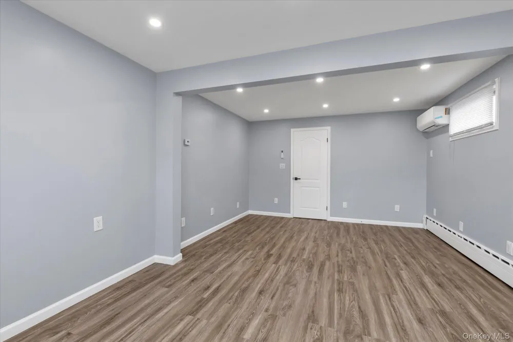 6 Franklin Avenue #Lower Port Washington, NY 11050
