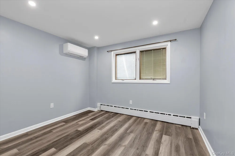 6 Franklin Avenue #Lower Port Washington, NY 11050