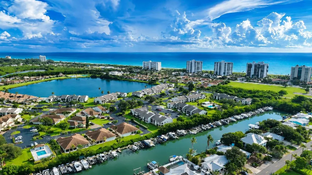3209 S LAKEVIEW CIRCLE #8105 Hutchinson Island, FL 34949