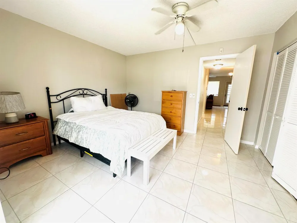 271 FARNHAM L Deerfield Beach, FL 33442
