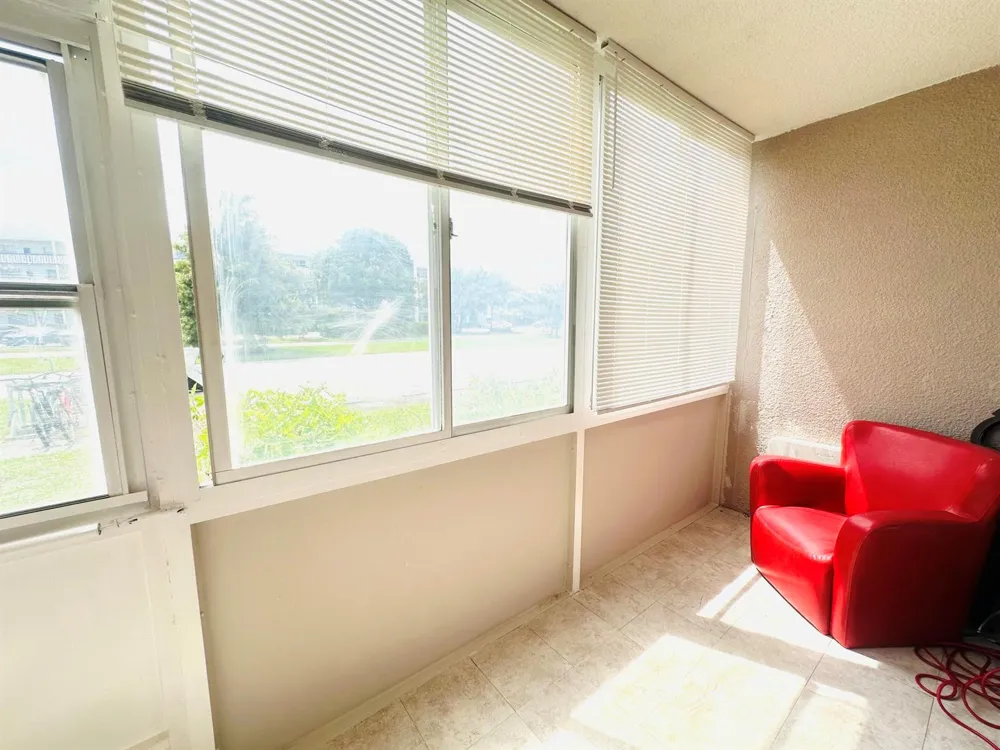 271 FARNHAM L Deerfield Beach, FL 33442