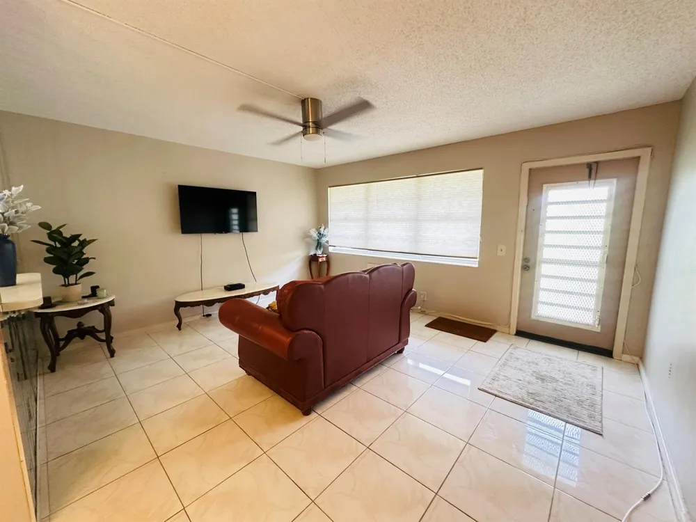 271 FARNHAM L Deerfield Beach, FL 33442