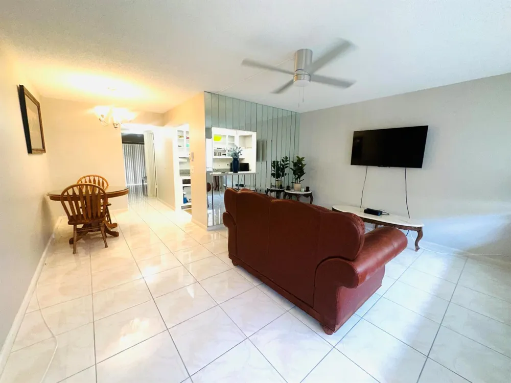 271 FARNHAM L Deerfield Beach, FL 33442