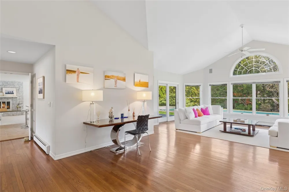 8 Niamogue Lane Quogue, NY 11959