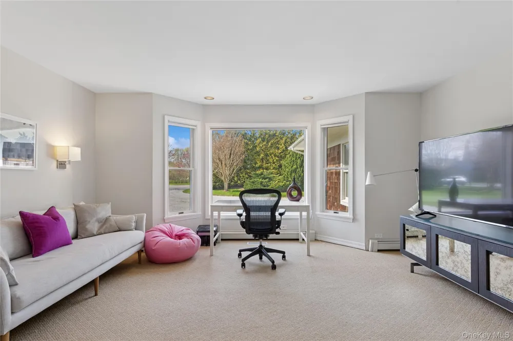 8 Niamogue Lane Quogue, NY 11959