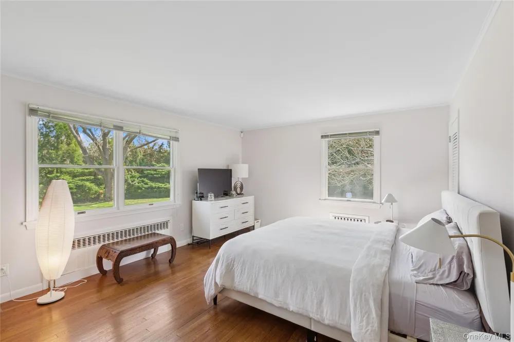 8 Niamogue Lane Quogue, NY 11959