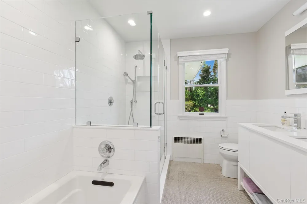 8 Niamogue Lane Quogue, NY 11959