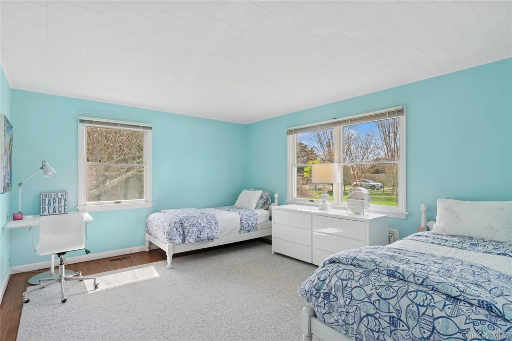 8 Niamogue Lane Quogue, NY 11959