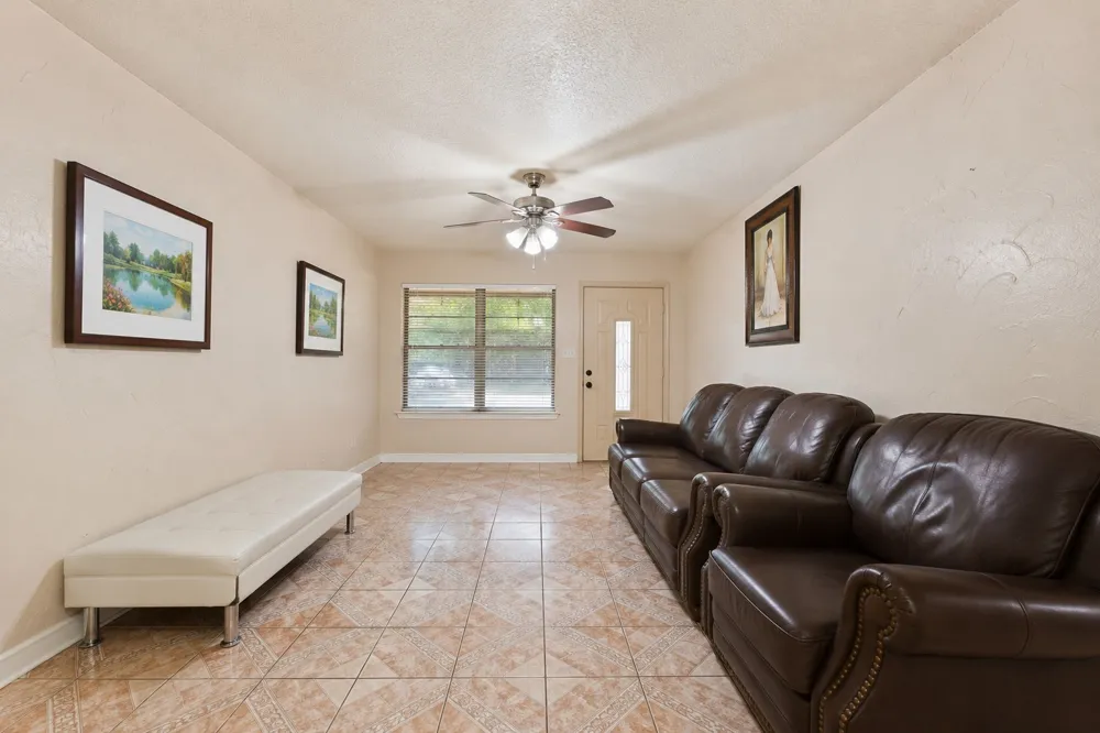 13105 Blossomheath Lane Dallas, TX 75240