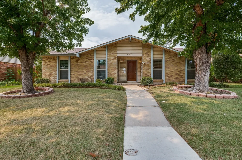 450 Woodhurst Drive Coppell, TX 75019