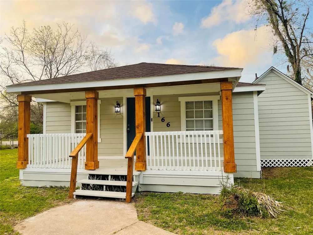 166 Sycamore Street Richwood, TX 77531