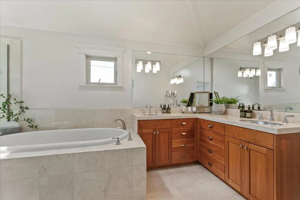 102 Long Leaf Lane Aptos, CA 95003