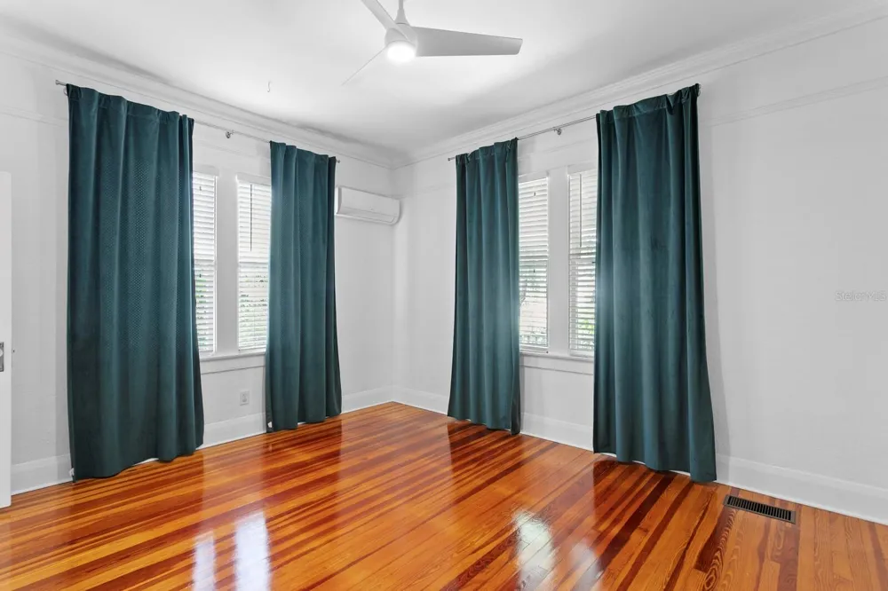 705 W WEST STREET Tampa, FL 33602