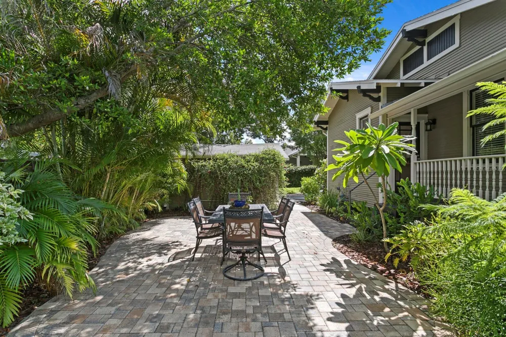 705 W WEST STREET Tampa, FL 33602