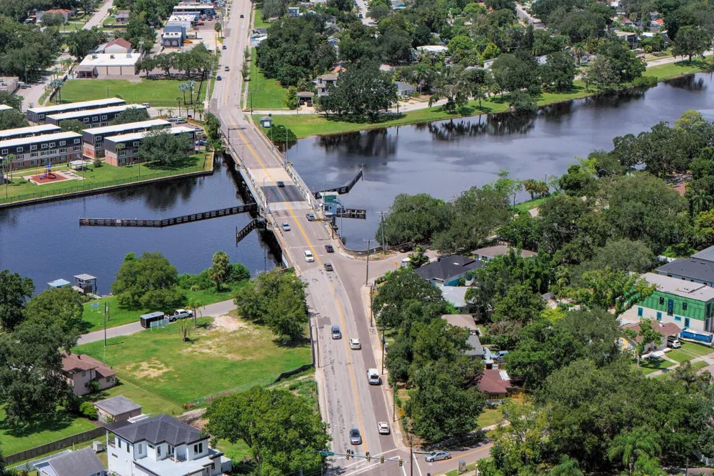 705 W WEST STREET Tampa, FL 33602