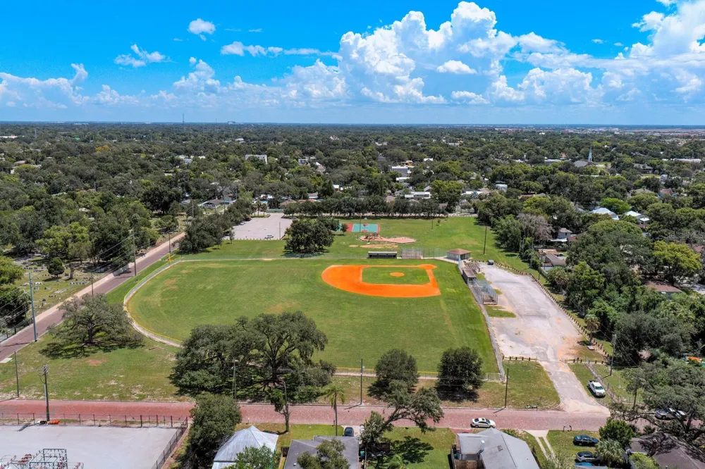 705 W WEST STREET Tampa, FL 33602