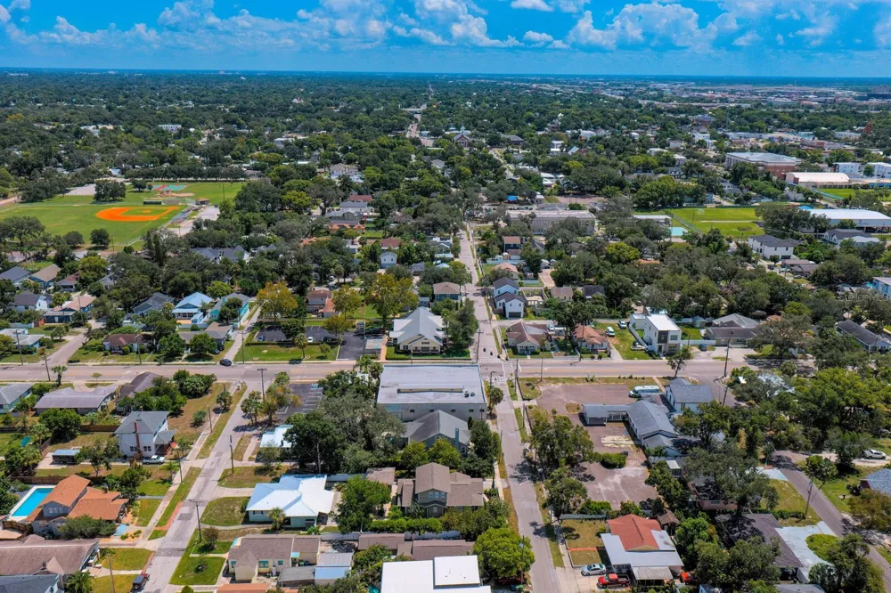 705 W WEST STREET Tampa, FL 33602