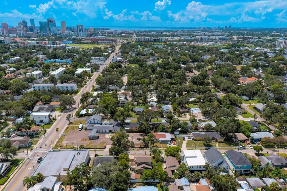 705 W WEST STREET Tampa, FL 33602