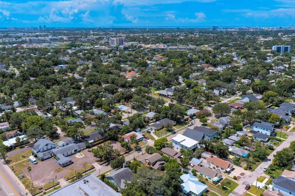 705 W WEST STREET Tampa, FL 33602