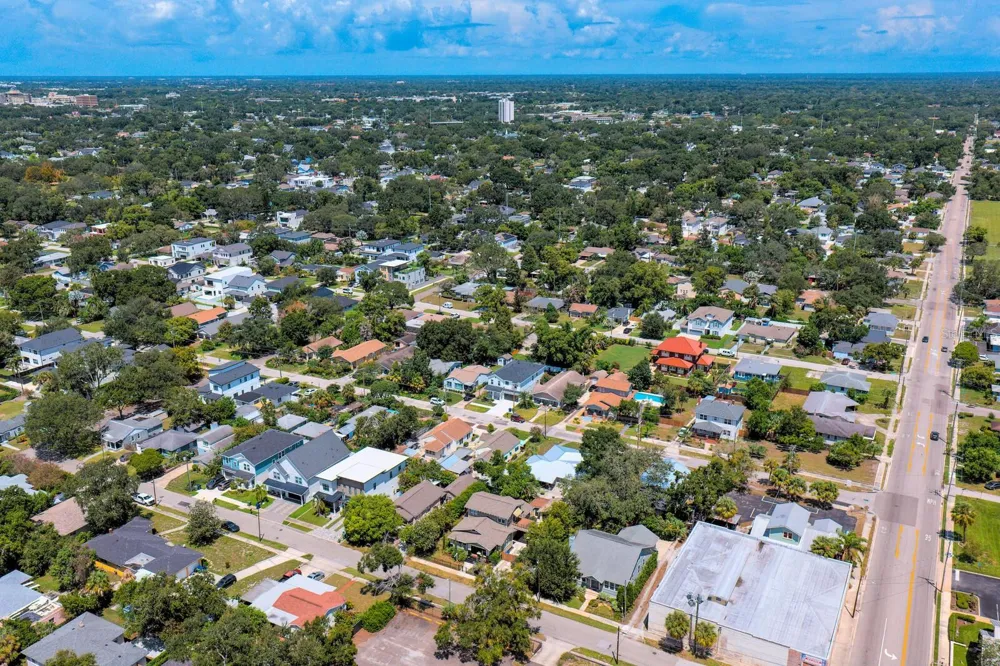 705 W WEST STREET Tampa, FL 33602
