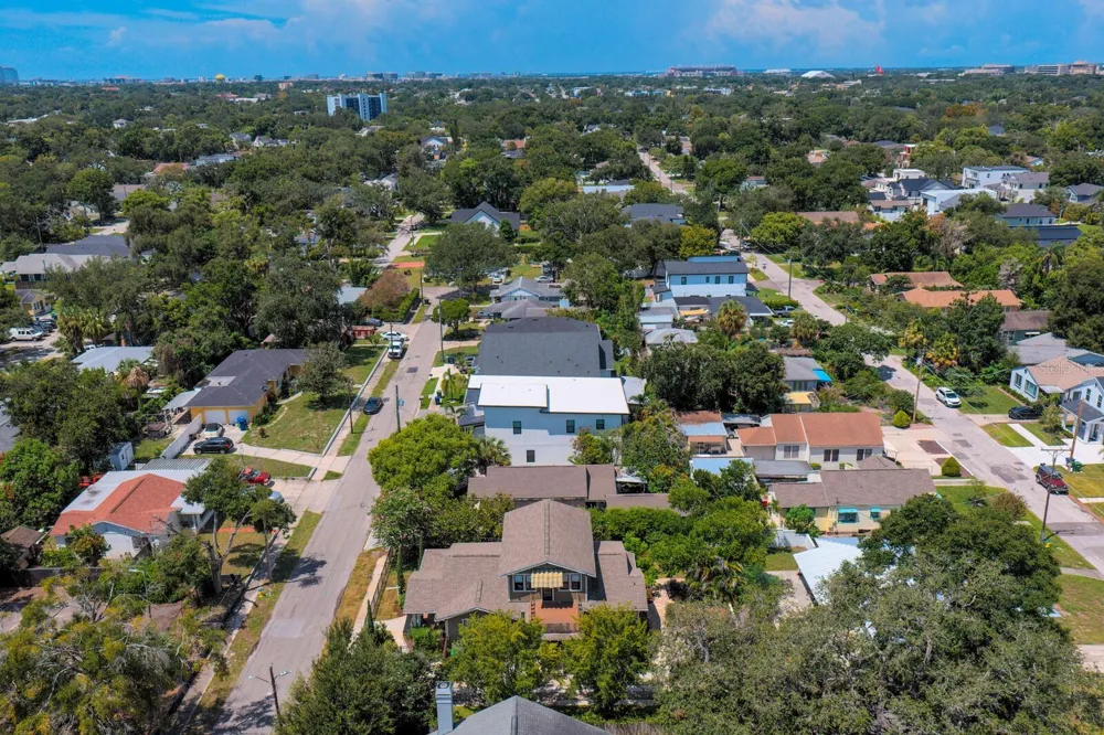 705 W WEST STREET Tampa, FL 33602